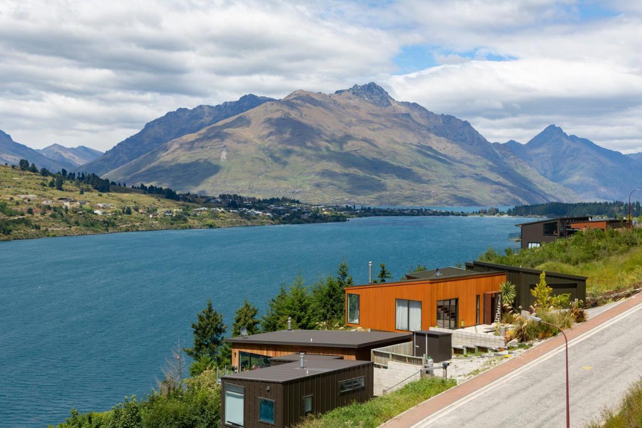 4 Bedroom Home With Elevated Views Of Lake Wakatipu & The Remarkables Queenstown Bagian luar foto